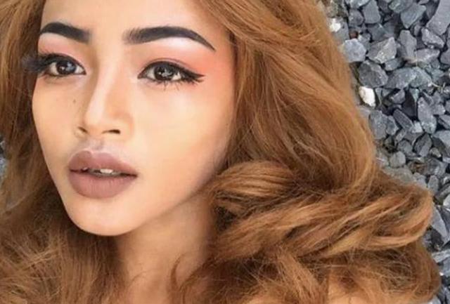 泰国男孩的逆天化妆术变成"美女",成为知名网红,身价上百万!