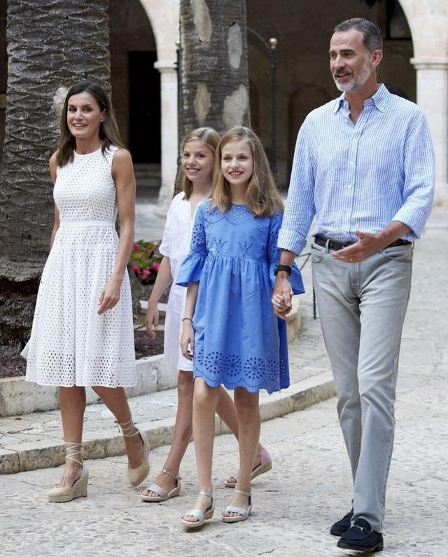 13岁的西班牙王储首度公开演讲