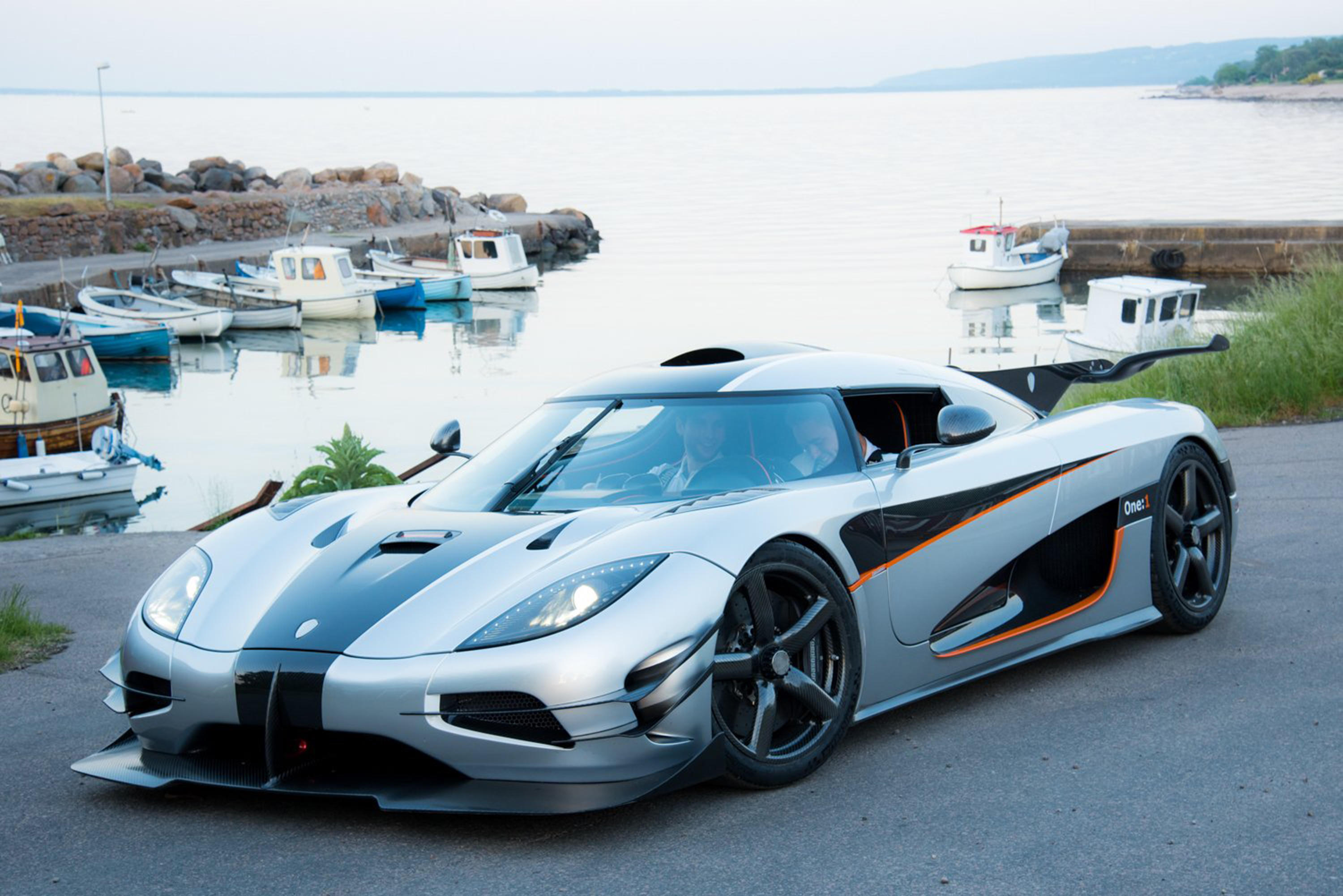 看汽车,学英语:koenigsegg 科尼赛克唯美图集!