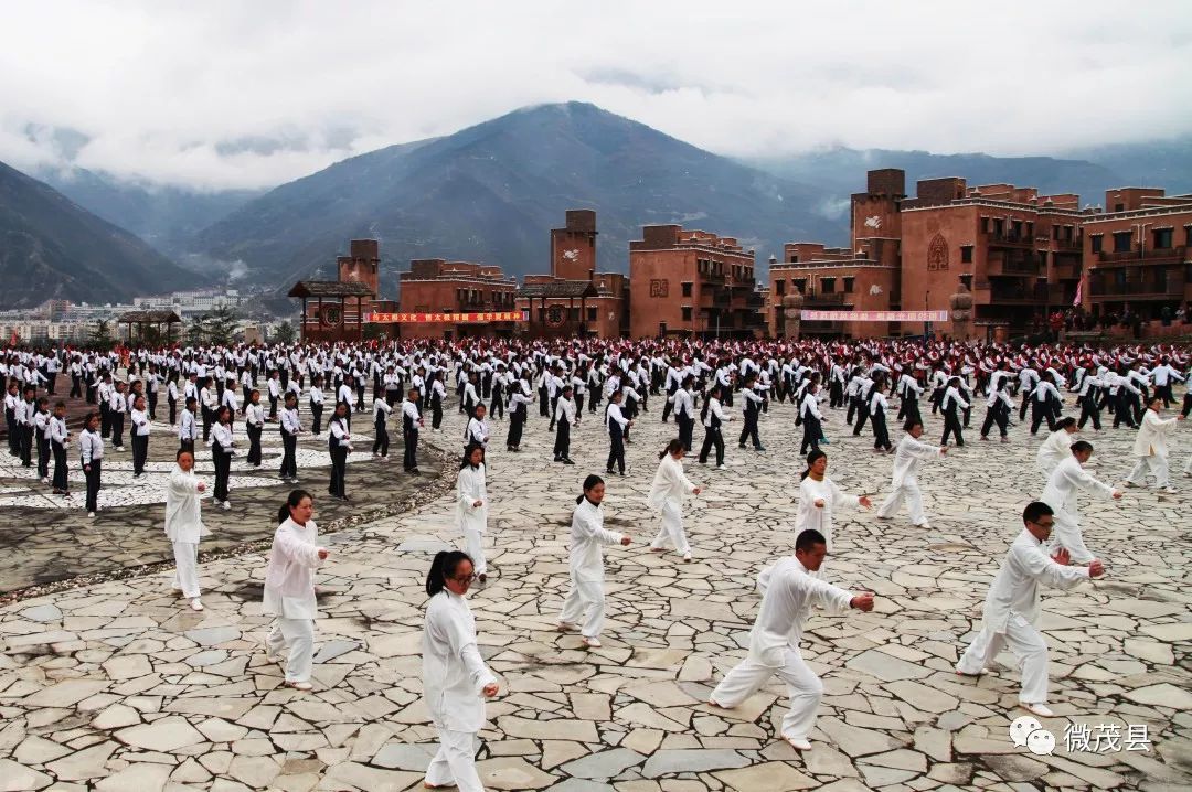 万人太极迎羌年全民健身展风采