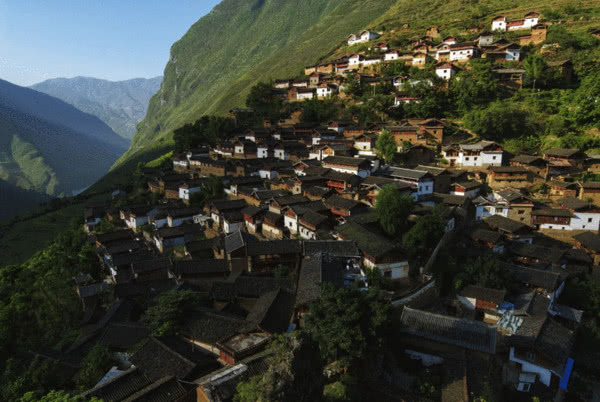 宝山人口多_嫩江市多宝山(2)