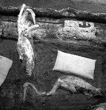 秦皇陵的祭坑中，發現神秘的青銅器，給後代指出了新的考古方向！ 歷史 第4張