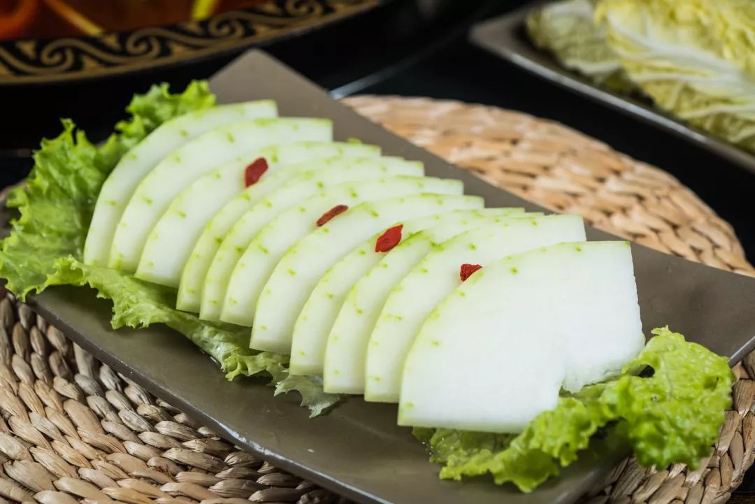冬瓜,大白菜,茼蒿绿色的蔬菜,解辣又清爽,吃辣火锅绝对不能少!
