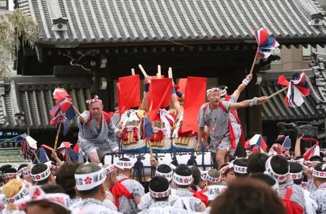 长崎诹访神社祭东京高元寺阿波舞祭在日本,光是祭典就多到数不过来.