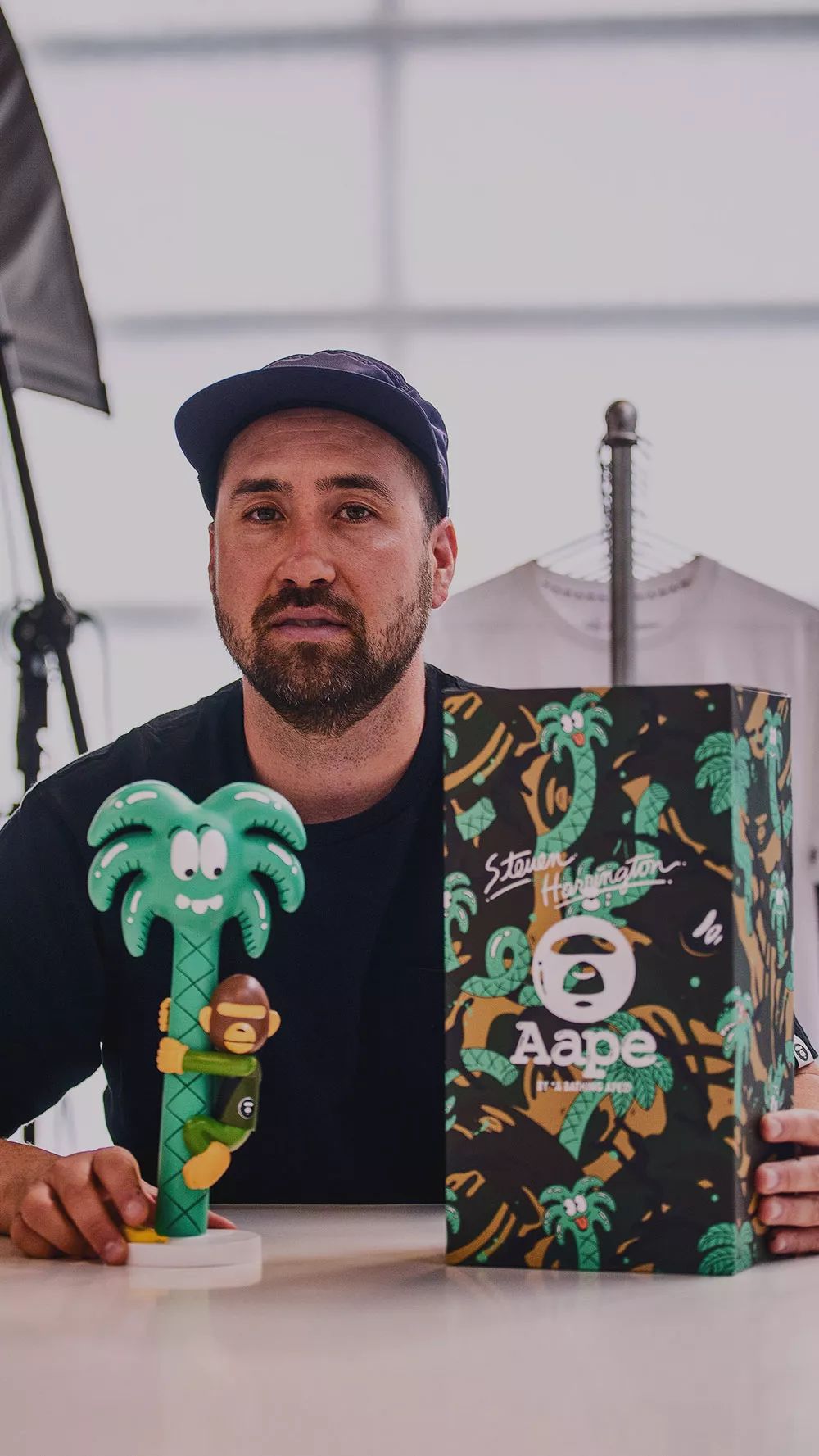 ▼aape by a bathing ape x steven harrington 联名玩偶