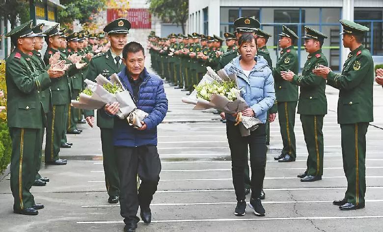 送别英雄!临沂籍武警特战军官王成龙烈士被追记一等功