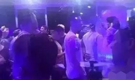 家暴、結婚實錘？被劉奶奶集郵的耽美男主黃景瑜，真要涼涼了？ 娛樂 第35張