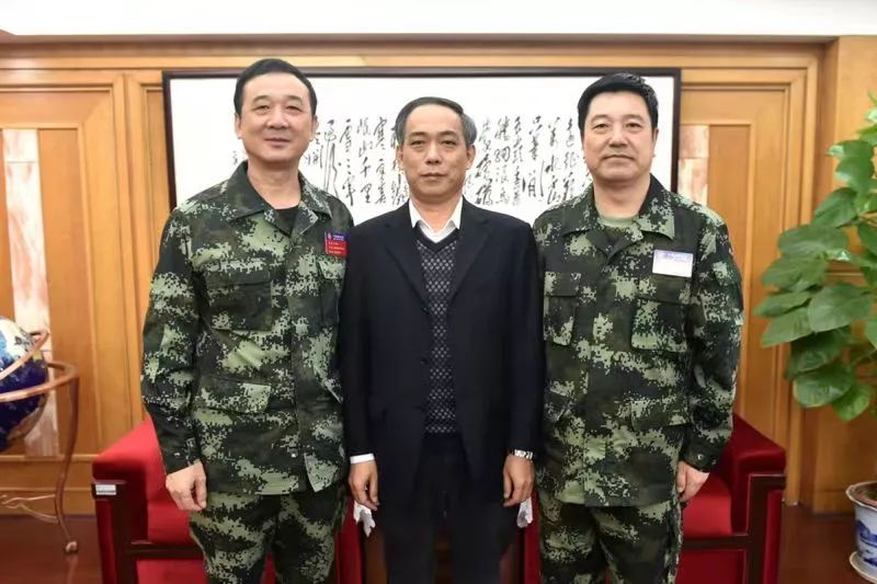 万志祥总队长,卢安生政委与中国应急管理报总编辑王正民一行恳谈消防