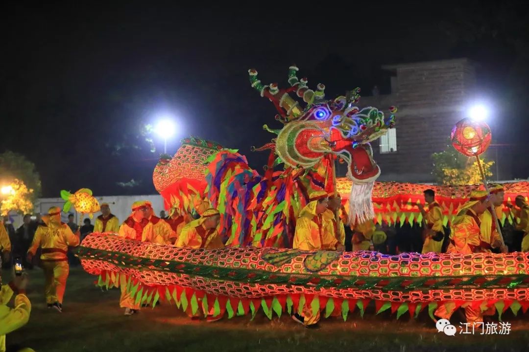 踏上"寻龙"之旅!江门这个乡村的舞龙活动,场面太震撼!