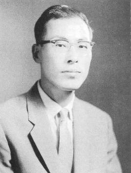 谷山丰1954年1月,东京大学的年轻数学家志村五郎去系图书馆借阅一本