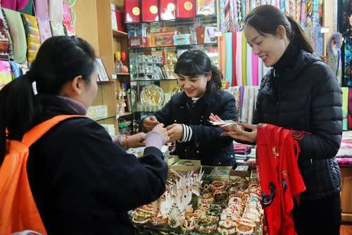 老年人跟團遊目的地人氣榜 烏魯木齊排第五 旅行 第5張