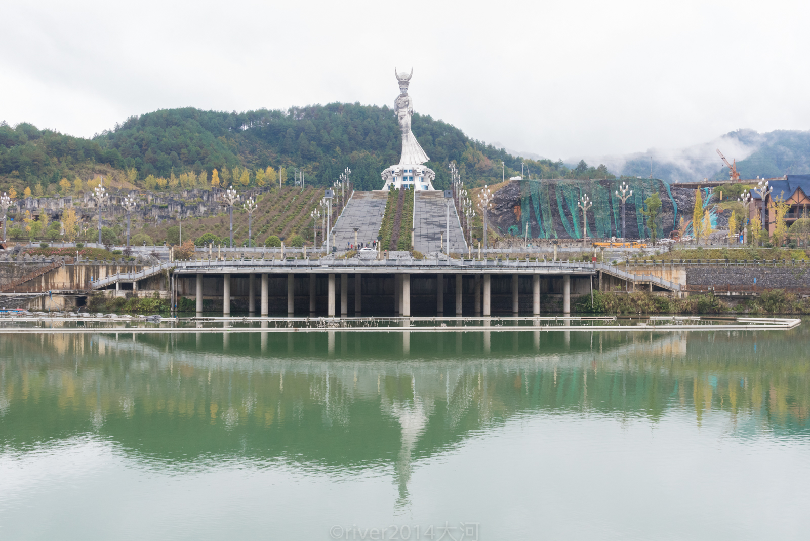 苗族女神仰阿莎的故乡,泡温泉才是冬季正确的旅游方式