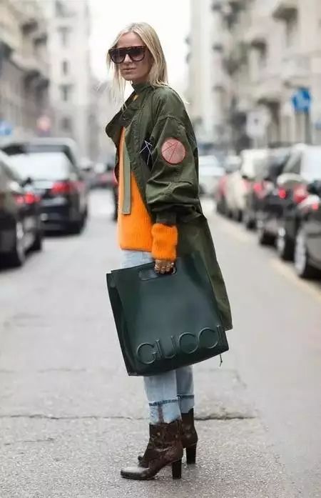 今年秋冬最最時髦流行色——軍綠色，你會穿嗎？ 時尚 第32張