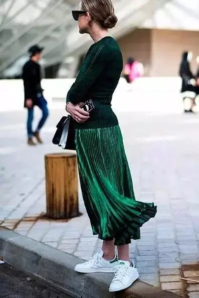 今年秋冬最最時髦流行色——軍綠色，你會穿嗎？ 時尚 第27張