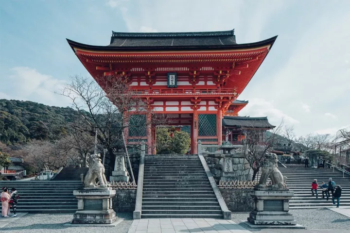 清水寺,秋天不到,红叶不红;风霜不染,红叶不透