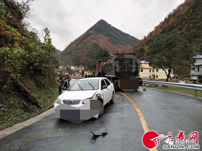 柞水红岩寺派出所快速处置一起交通事故