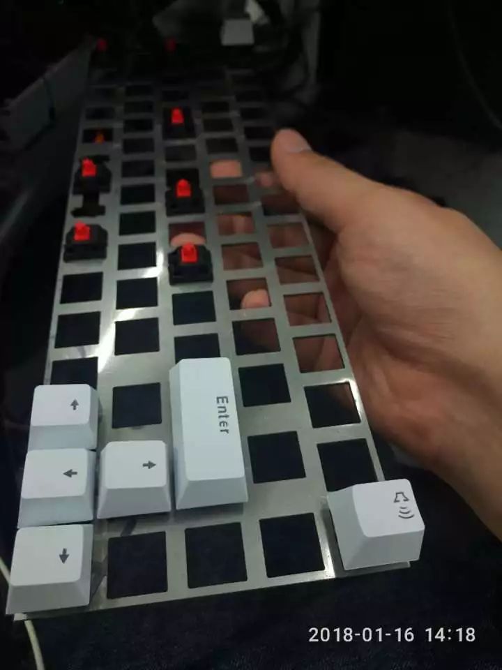 怎樣純手擼一塊完美的無線藍牙機械鍵盤！ 科技 第10張