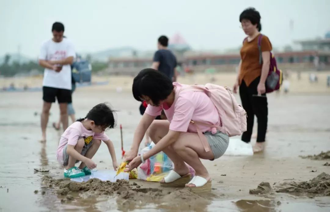 踏浪赶海,用我们的小手小脚和大海谈谈 | 博物课第2课