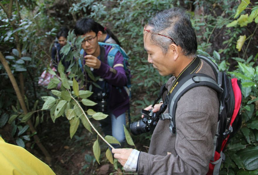 廖文波教授在丹霞山