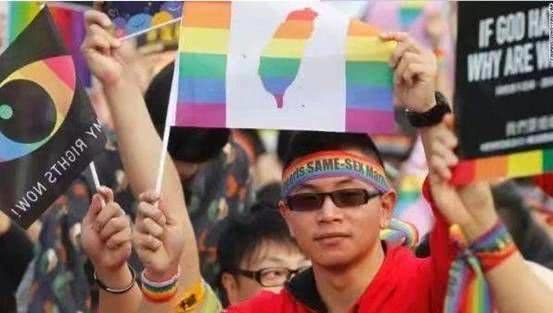 婚姻平權推動者炎亞綸：同性戀不是病更不是惡魔，歧視才是一種病 娛樂 第21張