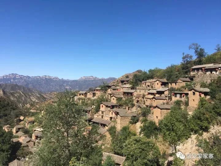 梁家寨乡地处盂县县城北部的滹沱河畔,东靠河北省平山县,北连五台县