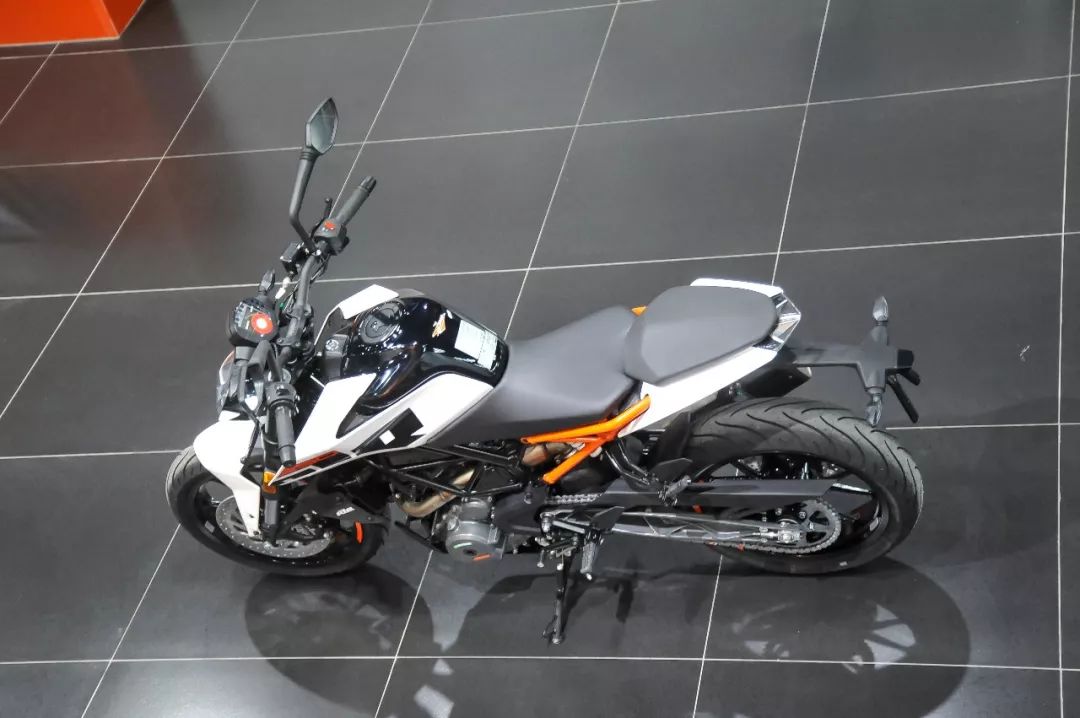 ktm 250 duke 店内外实拍