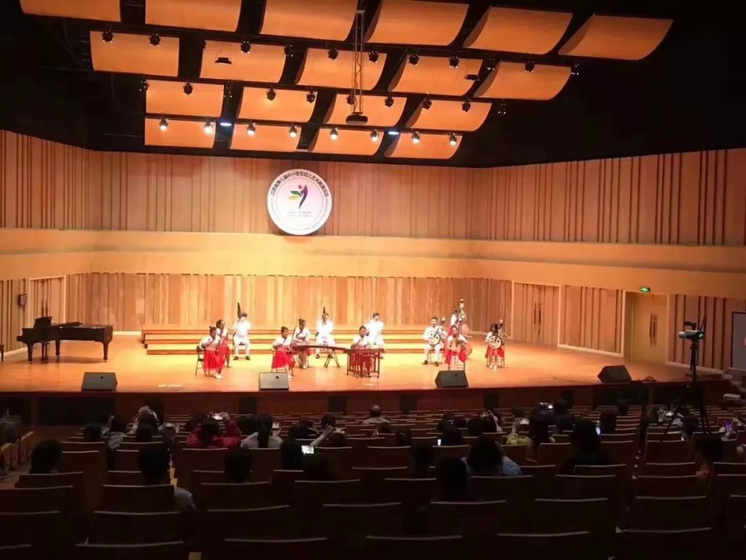 乐队在江西省第七届中小学生幼儿艺术展演活动中荣获器乐小合奏第一名