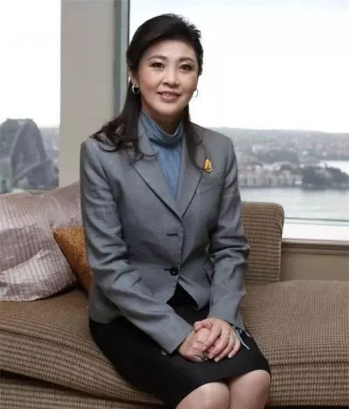 泰国前美女总理英拉到底有多迷人?微笑中透着无穷魅力
