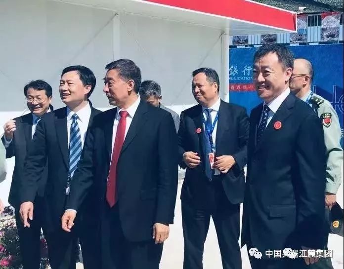 部部长李尚福,陆军副司令员周松和等领导观看了地面装备的动态表演