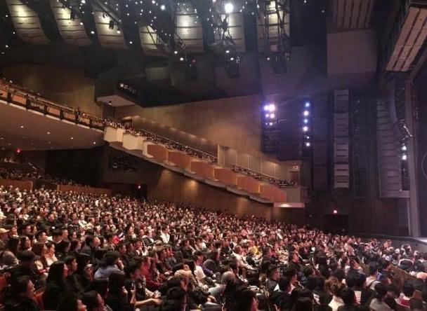 郭德綱師兄陳寒柏助陣徒弟商演，票價跌破11塊：5個乾爹也救不了 娛樂 第1張