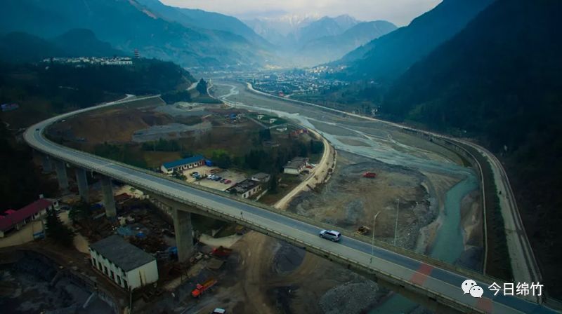 关注一场艰难的穿越绵茂公路离我们越来越近了