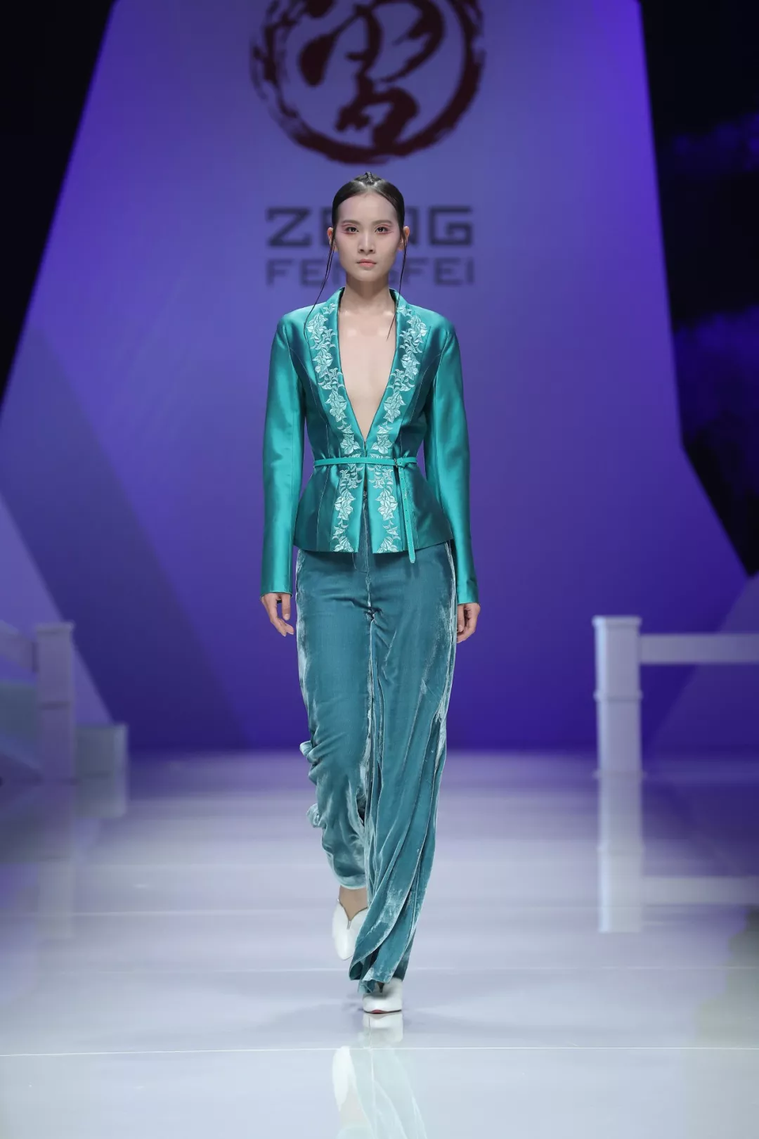 2019春夏北京(zengfengfei·曾风飞)女装发布会>