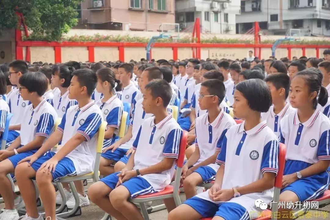 今年暑期,景泰中学软硬件设施进一步改造,成为一个"刷脸"的学校,校园