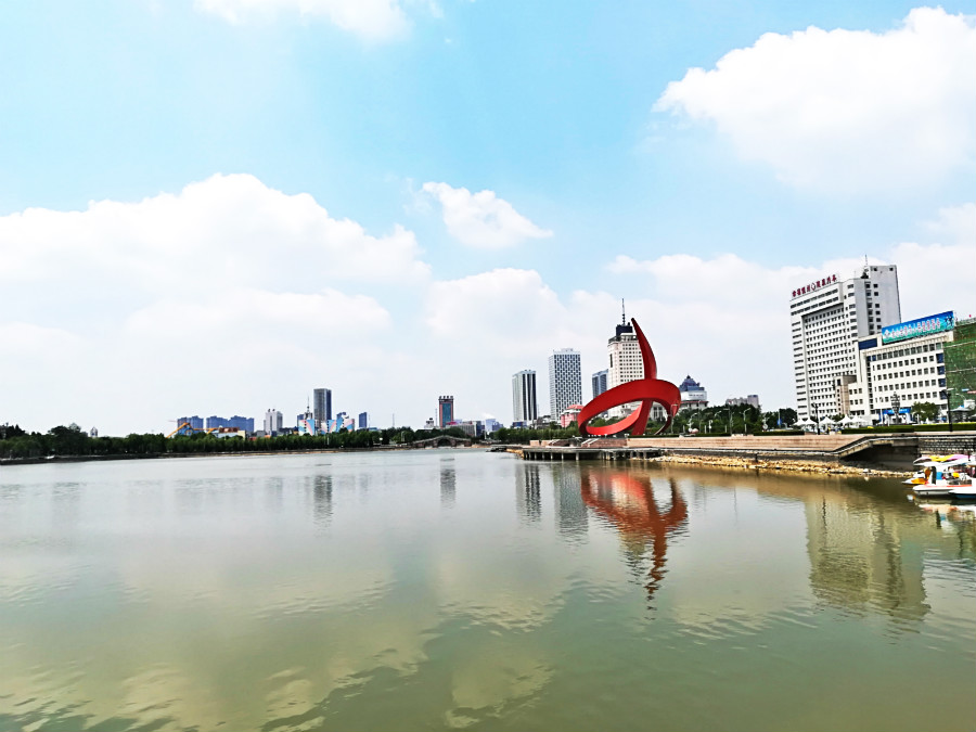 德州新湖风景区有一个雕塑很多当地人都不知道它的名字