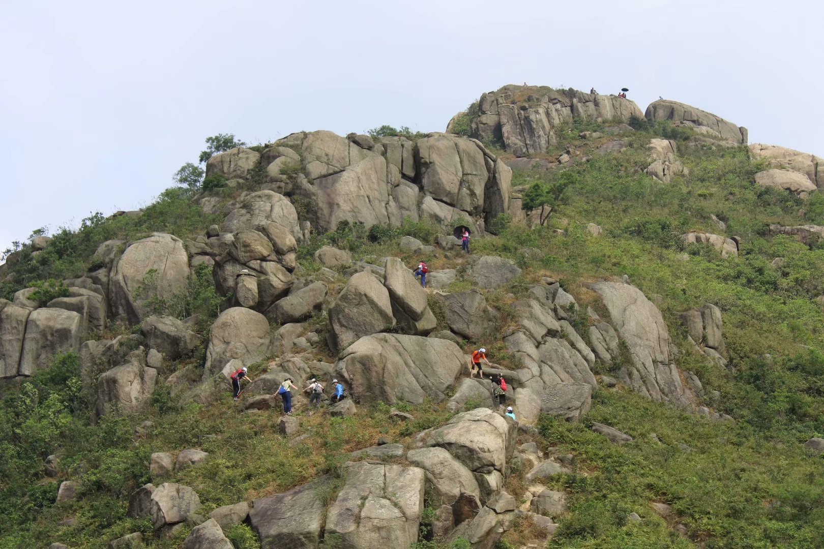 新线首发140元人11月18日周日穿越珠海第一峰黄杨山访金台寺踩神仙