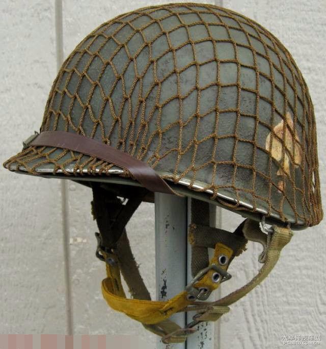 二战时的美国士兵头盔上, 装的渔网状的东西究竟是什么作用