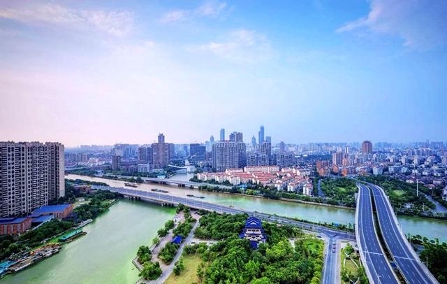 江苏富豪最密集的城市，苏南模式起源地，不是苏州也不是南京