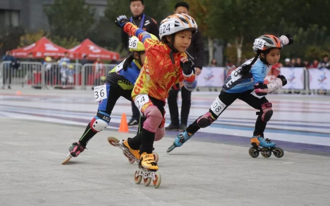 2018年全国青少年短道速度轮滑巡回赛总决赛在石举行