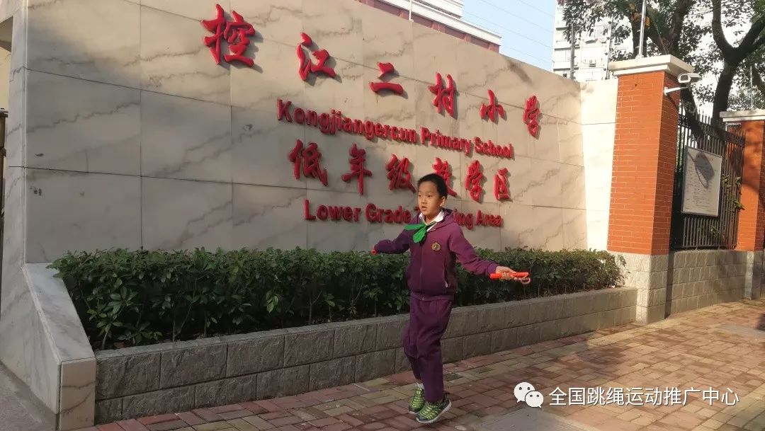 上海市杨浦区控江二村小学的侯瑞同学,是唯一一名代表杨浦参赛的选手