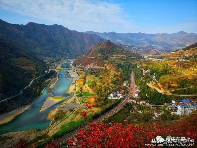 媲美长江三峡的壮丽美景,略阳嘉陵江畔漫山红叶等你来