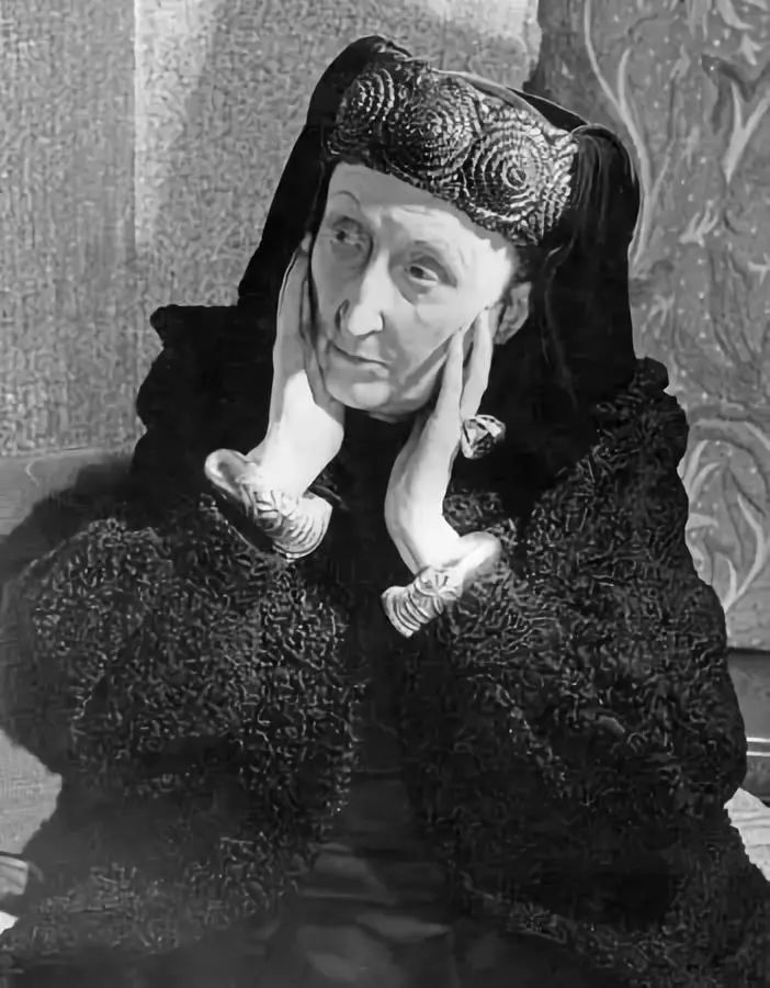 上世纪最古怪荒谬的英国女诗人—edith sitwell