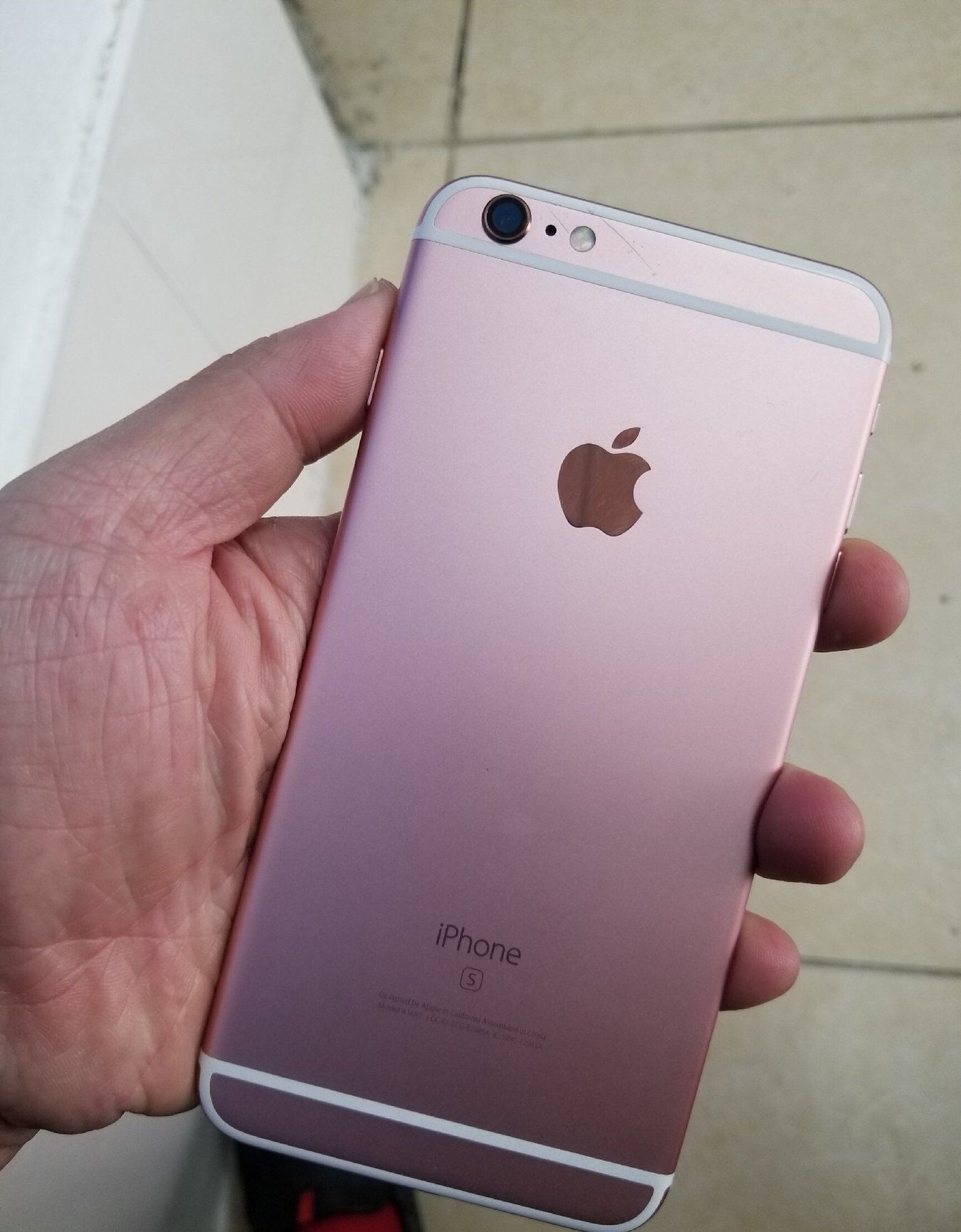 网友花1350买iphone6splus结果查到内存是扩大的这下尴尬