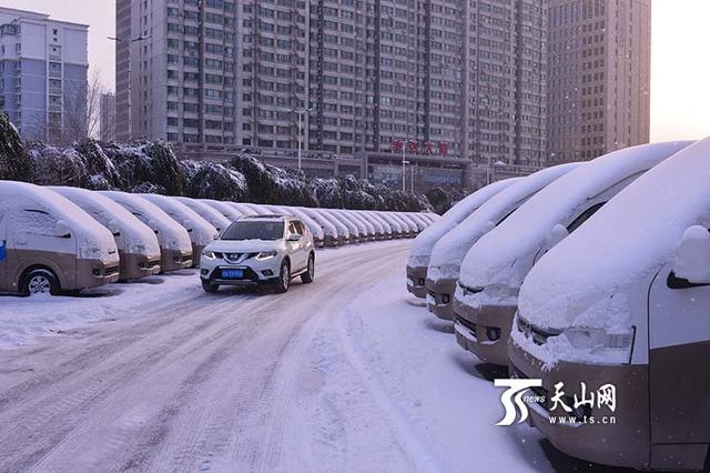 降雪后 乌鲁木齐进入冬天模式