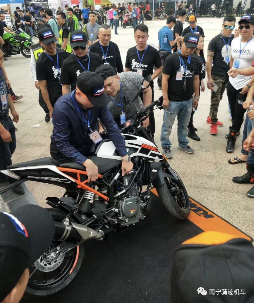 250duke,rc390,1290advs ktm带来的拳头产品成为全场瞩目的焦点 作为