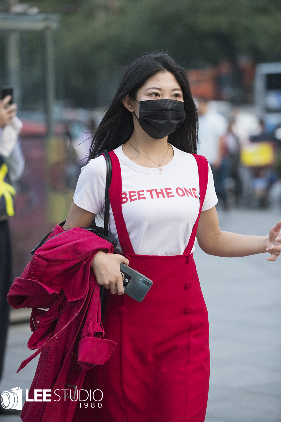 是妹子身体弱于男孩子,容易生病,例如我就有鼻炎,自从戴了口罩以后