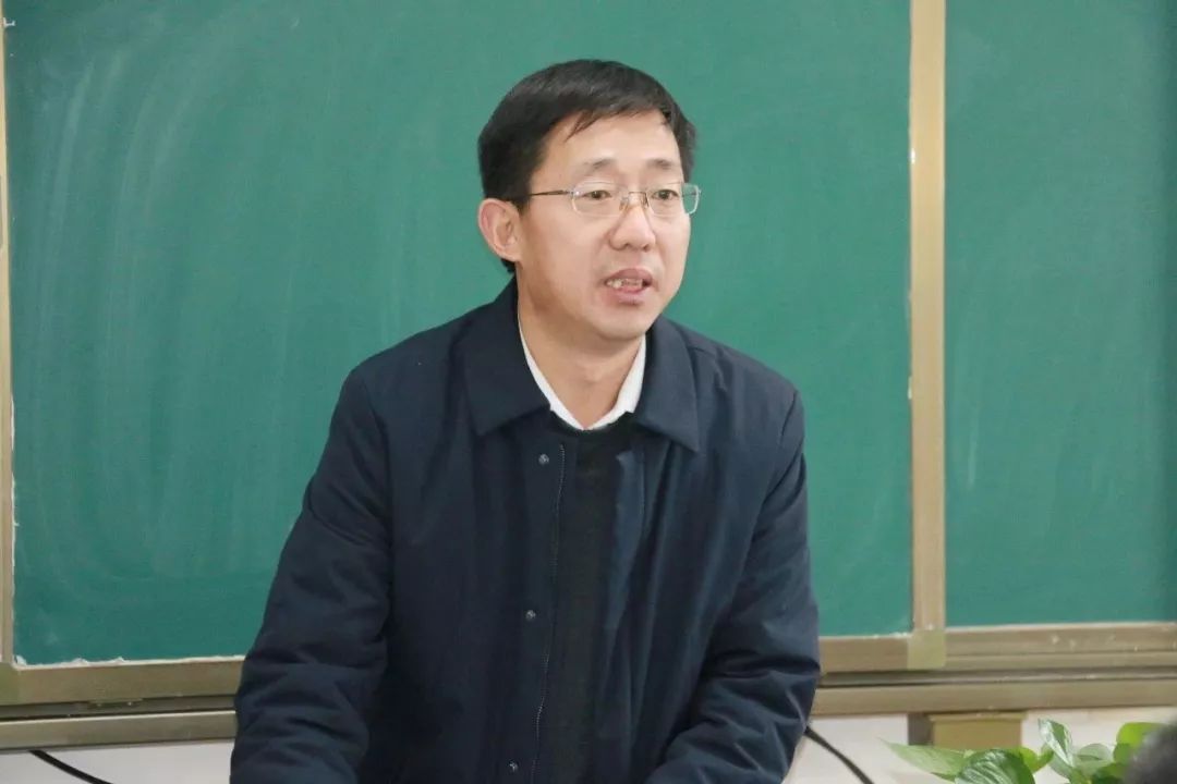 本次例会由北京新学道晋中书院小学部校长杜俊武主持.