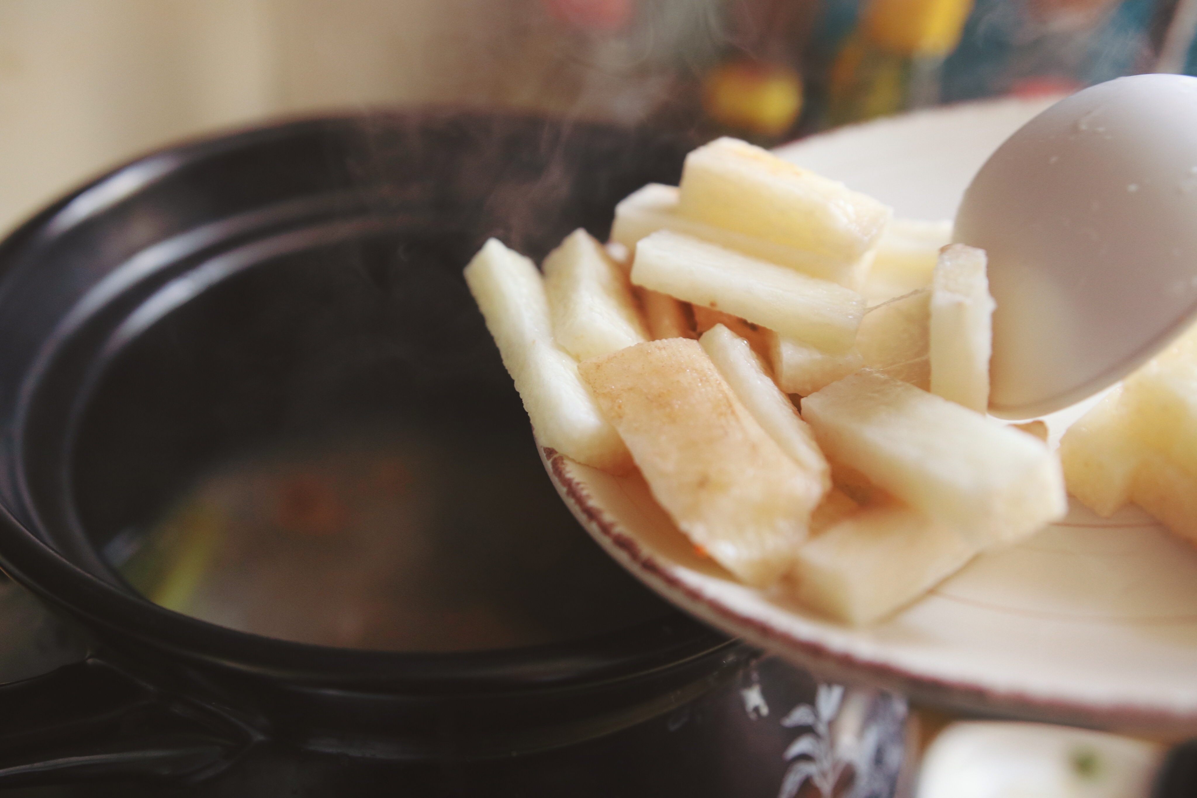 寒冬来袭多喝汤,这碗山药枸杞母鸡汤送给你,滋补又御寒_食材