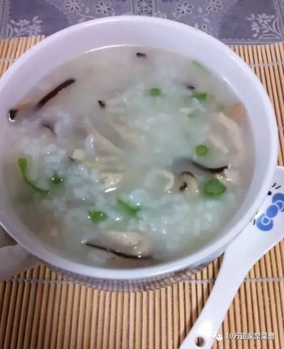 【美食】香菇鸡丝粥,清淡营养且爽口,呵护肠胃的首选粥