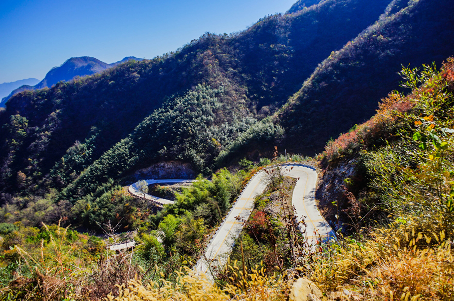 安徽神秘的"马丁公路,满足你对自驾游的一切幻想_大别山