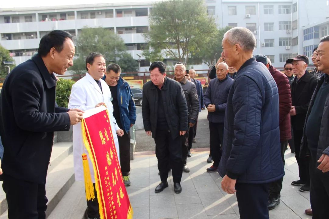 11月13日清早,来自万荣县解店镇北薛朝村的淮某一家与村党支部,村委会